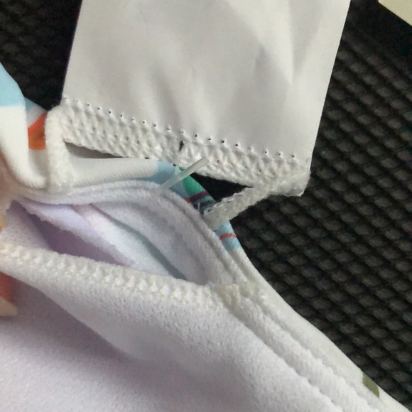 ROXY (L) swim top - Picture 5 of 9